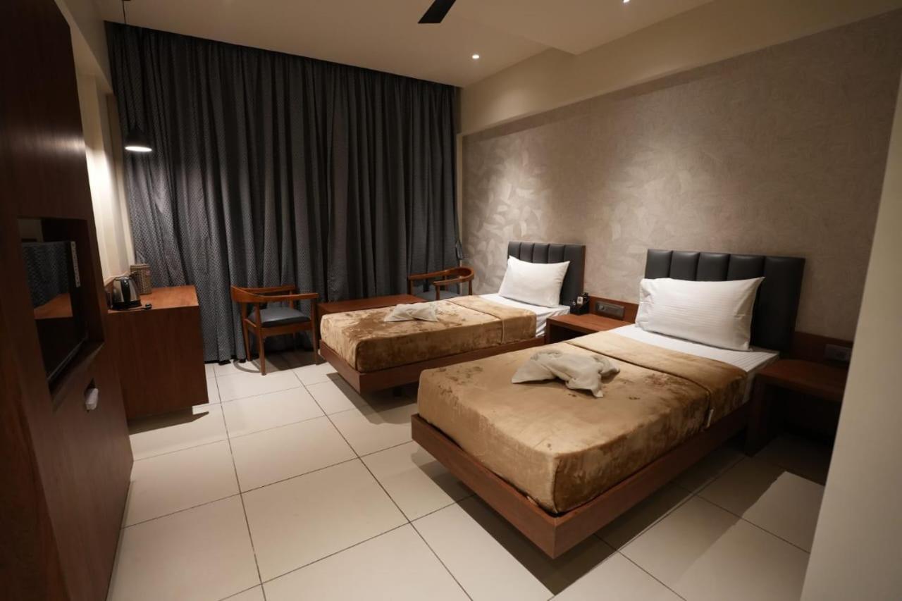 Hotel Swathi Hospet Esterno foto