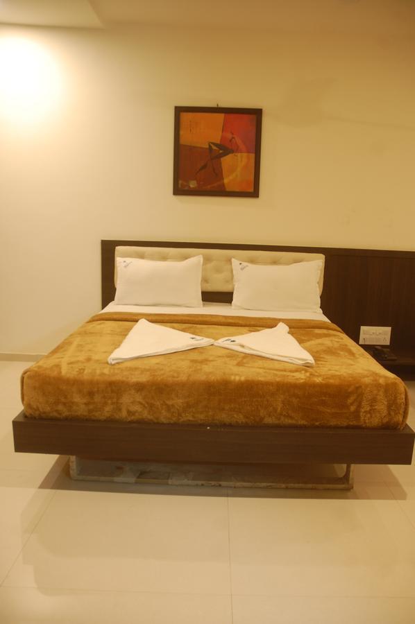 Hotel Swathi Hospet Esterno foto