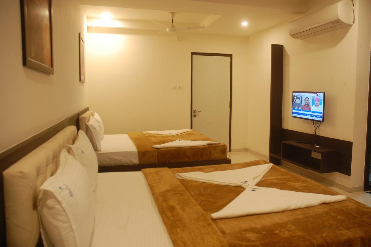 Hotel Swathi Hospet Esterno foto