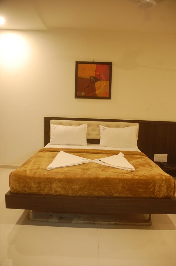 Hotel Swathi Hospet Esterno foto